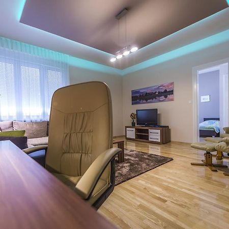 Apartman Cesaric Osijek Buitenkant foto