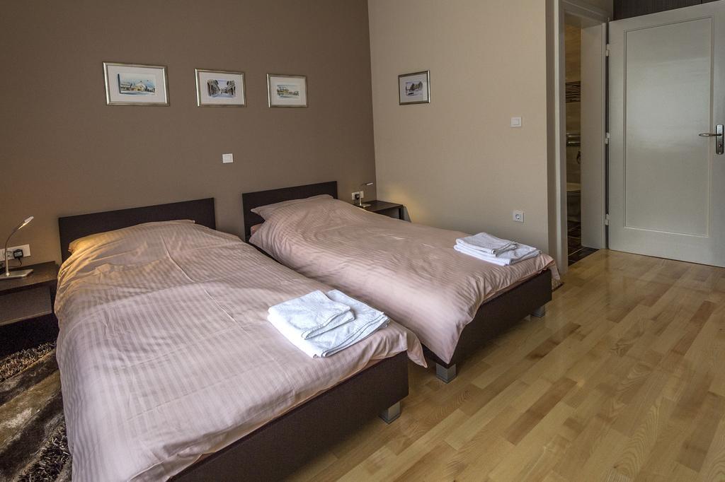 Apartman Cesaric Osijek Buitenkant foto