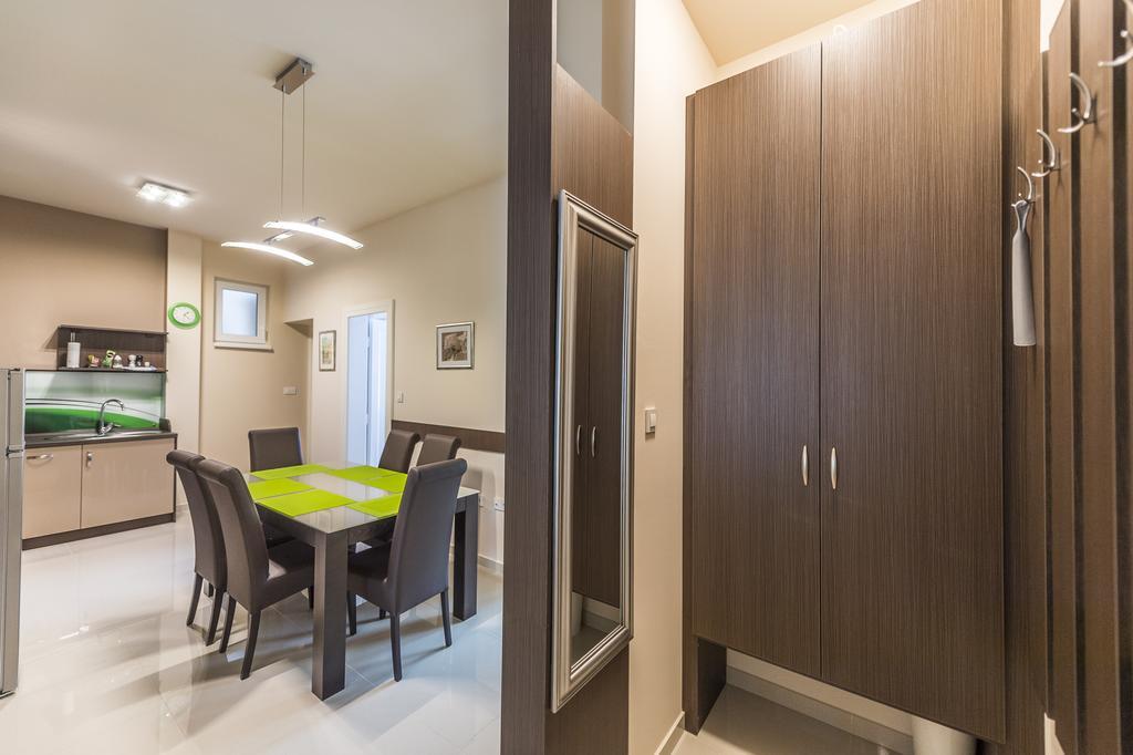 Apartman Cesaric Osijek Buitenkant foto