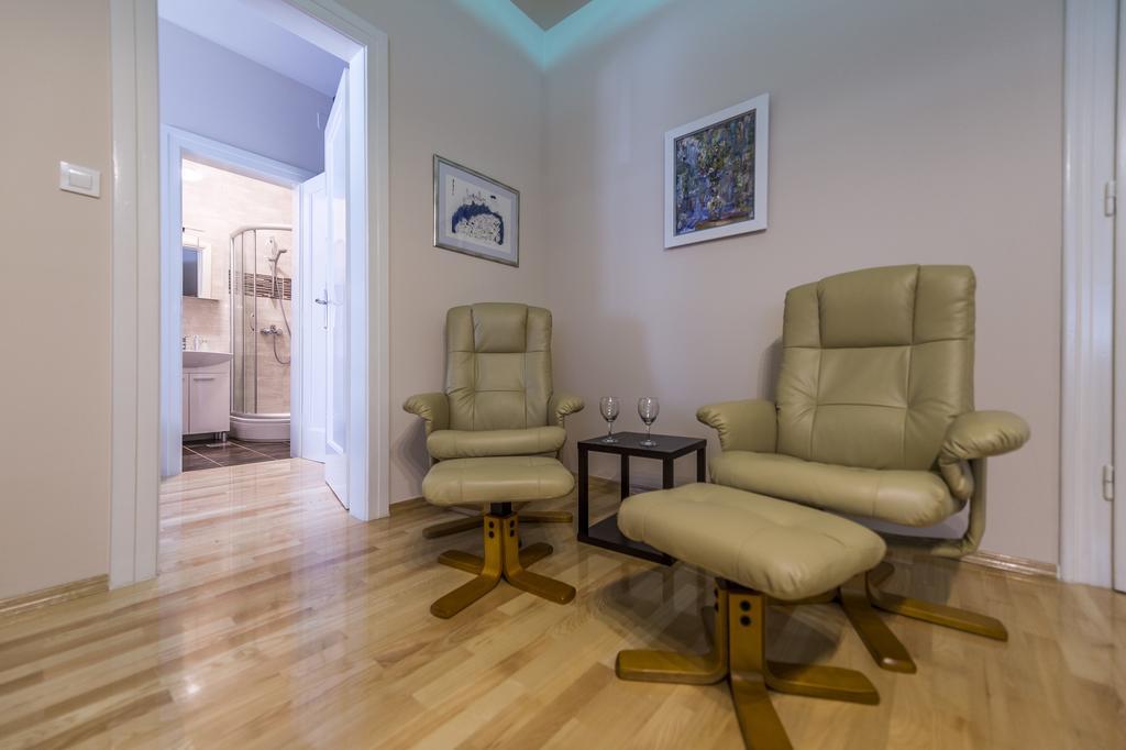 Apartman Cesaric Osijek Buitenkant foto