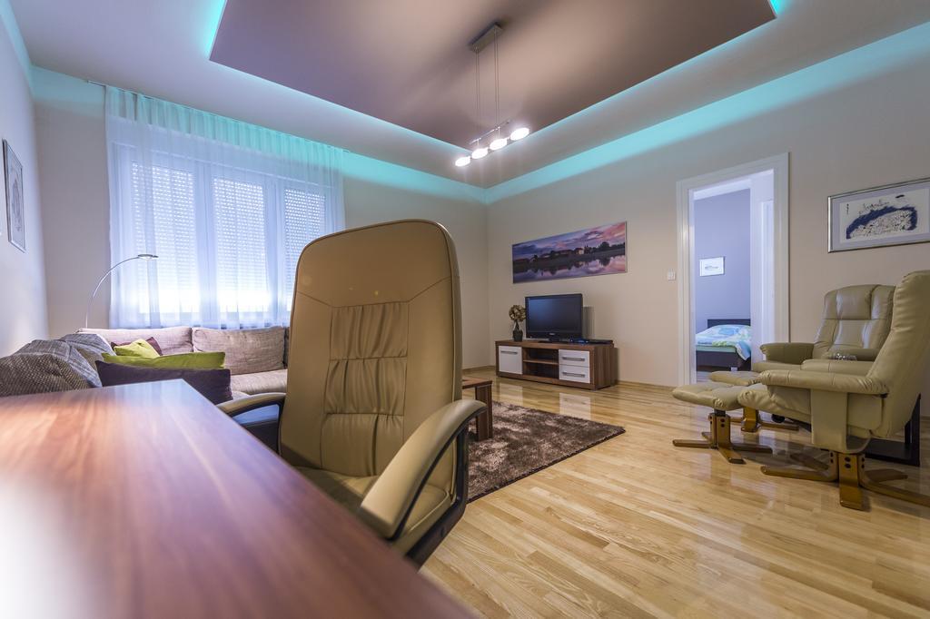 Apartman Cesaric Osijek Buitenkant foto