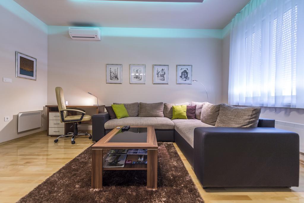 Apartman Cesaric Osijek Buitenkant foto